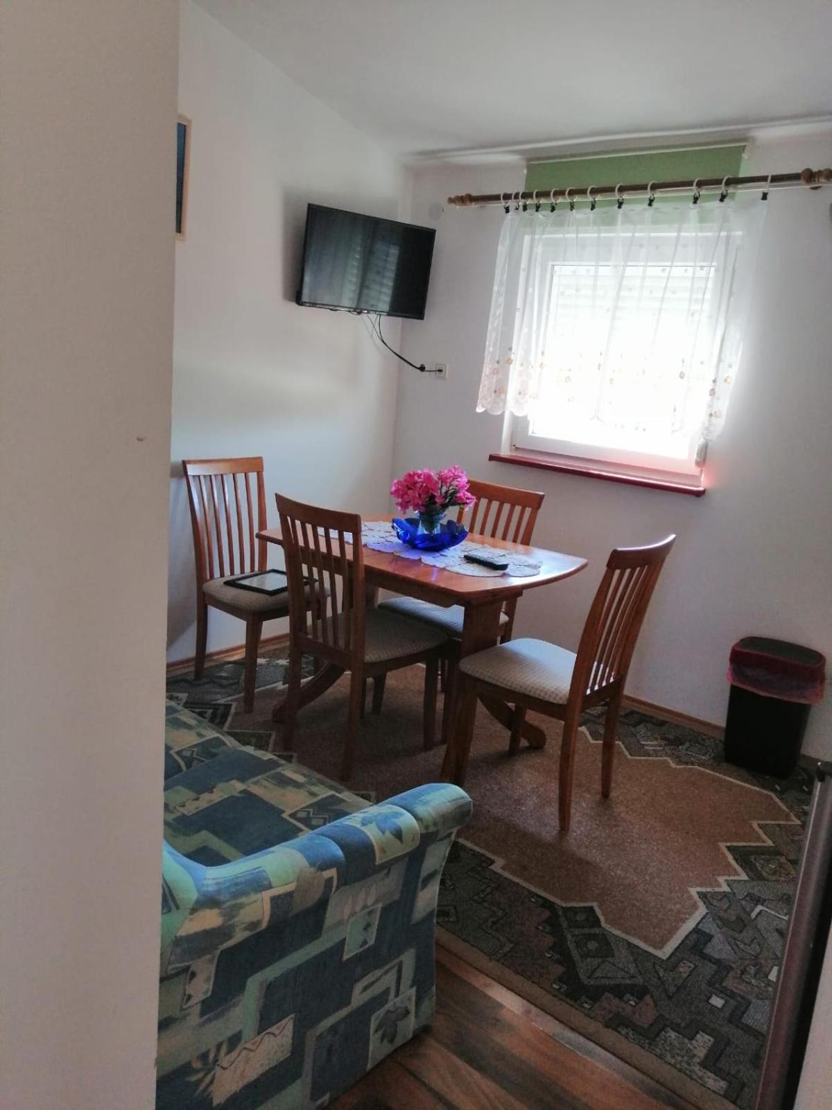 Apartmani Trupeljak Mandre Eksteriør billede